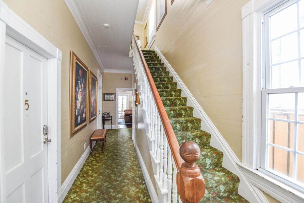 Curry House- 3rd Floor, King Bed, & Balcony 8 * Key West