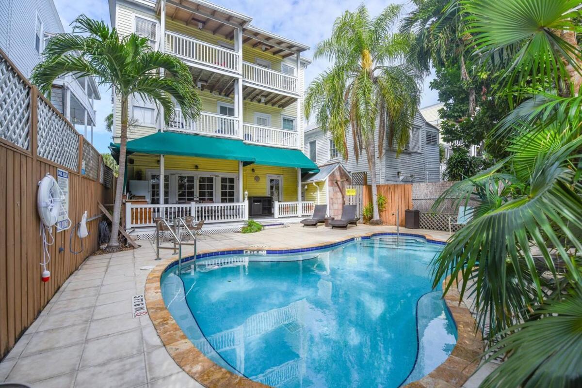 Curry House- 3rd Floor, King Bed, & Balcony 8 Mini-hôtel Key West
